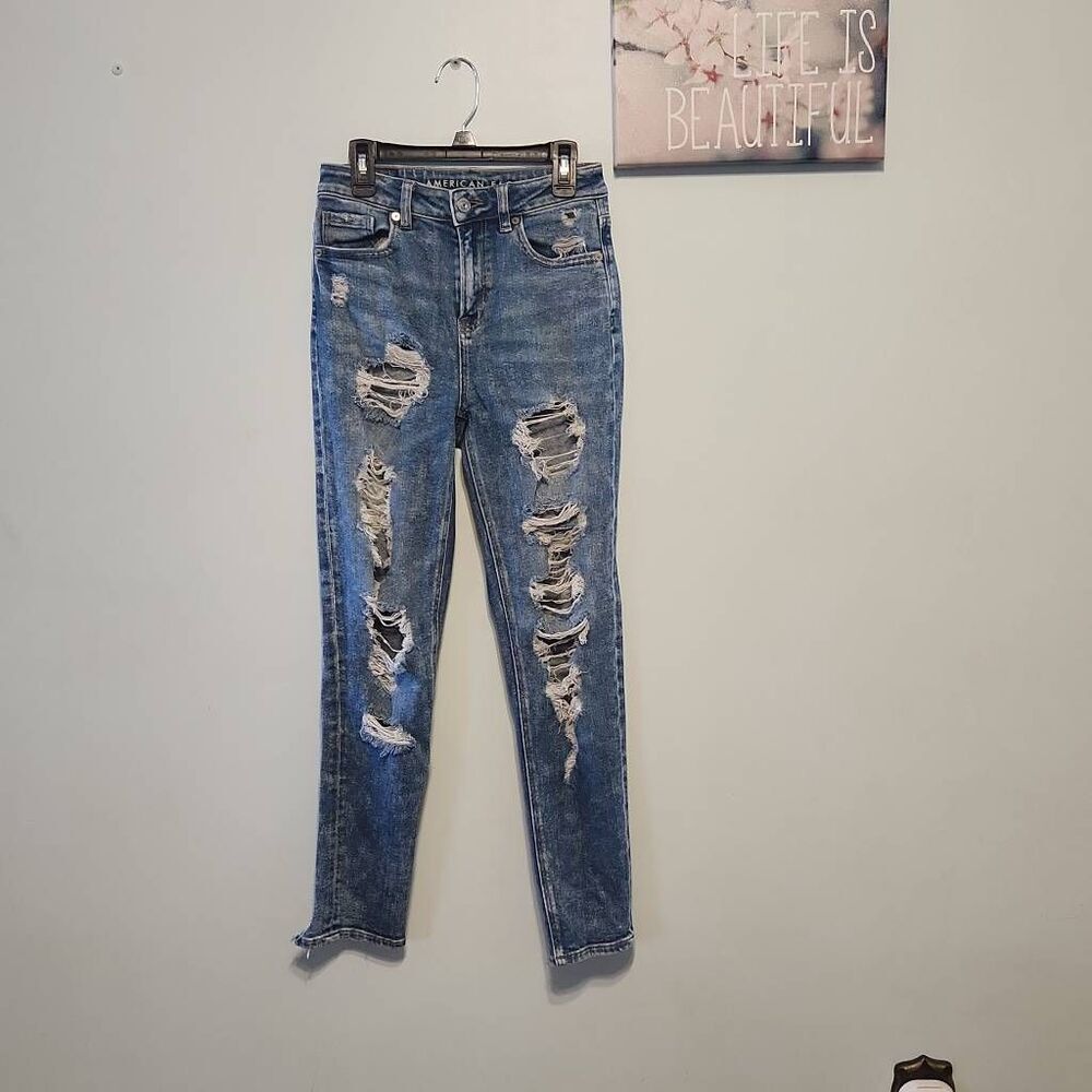 American Eagle Size 000 Destroyed Medium Wash Mom Jeans Denim